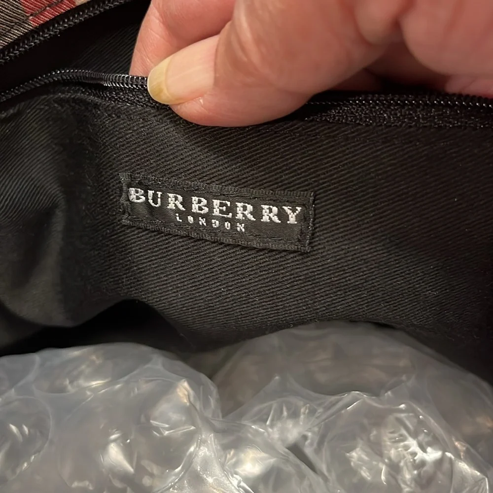 Burberry Red House Check Tote - Picture 3 of 11
